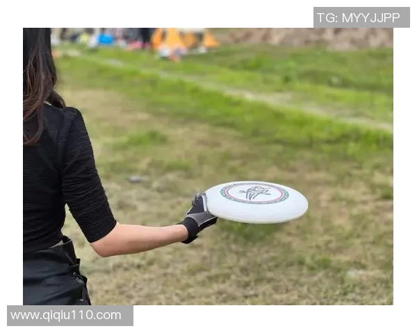 飞盘梦想与人生追求:赵娜的深度对话与成长故事 飞盘梦想与人生追求:赵娜的深度对话与成长故事