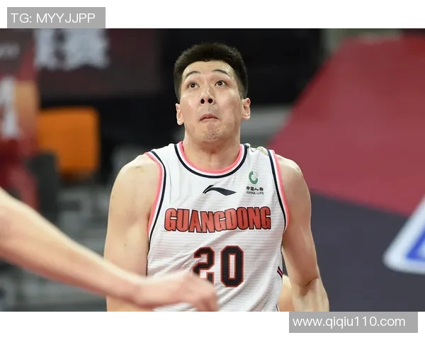 任骏飞引领球队奋勇争先展现篮球精神与团队合作的魅力