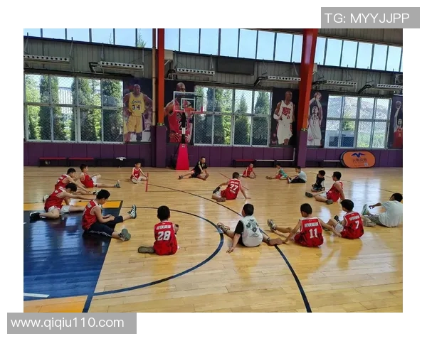 余嘉豪的成长之路与篮球梦想的追逐历程分析