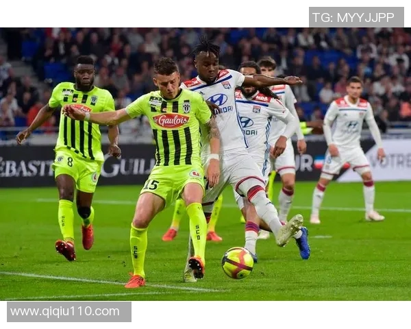 阿贾克斯与里昂的精彩对决揭示欧洲足球新格局 阿贾克斯与里昂的精彩对决揭示欧洲足球新格局