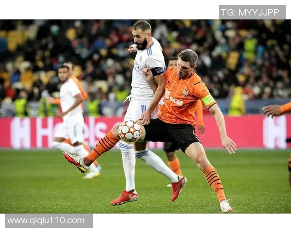 顿涅茨克与曼彻斯特的对决揭示足球战术的较量与激情碰撞 顿涅茨克与曼彻斯特的对决揭示足球战术的较量与激情碰撞